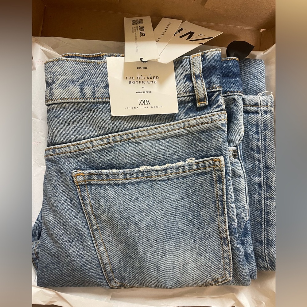 ZARA Relaxed Boyfriend Jean in Medium Blue